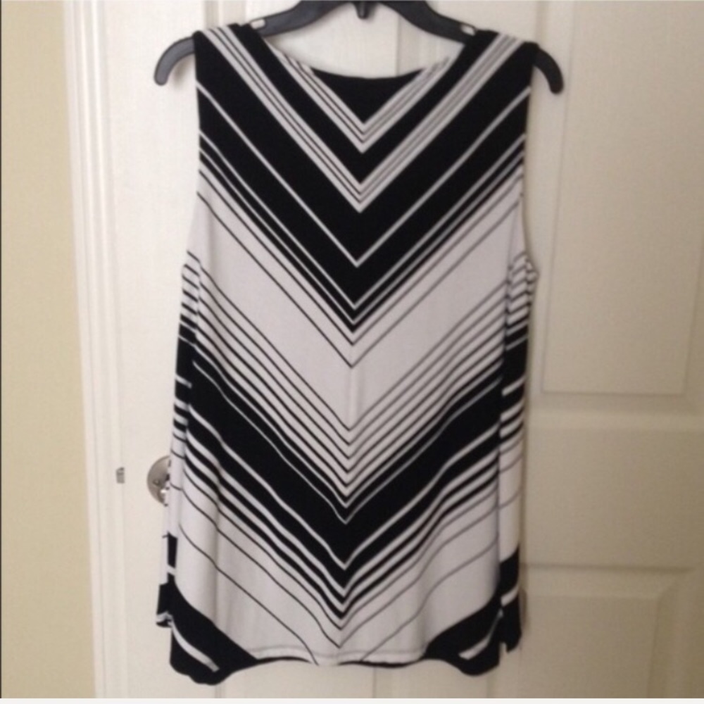 WHBM V-Neck Layered Tank 🔻 - Picture 2 of 5